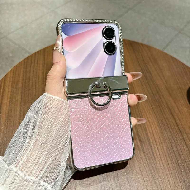 Cover per Honor Magic V Flip 2 con Texture a Scaglie di Pesce, Supporto ad Anello, Custodia in PC con Decorazione di Diamanti - Rosa