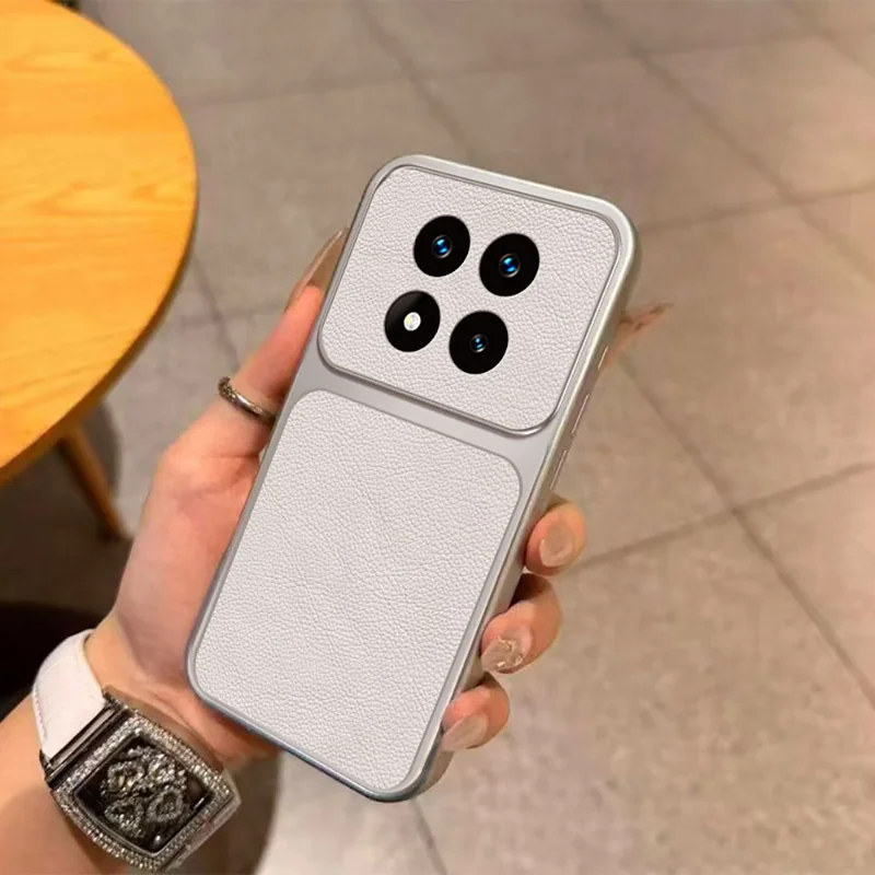 غطاء لهاتف شاومي ريدمي نوت 15 برو 5G (عالمي) من مادة البولي يوريثان المقاومة للصدمات بتصميم جلد صناعي - أبيض