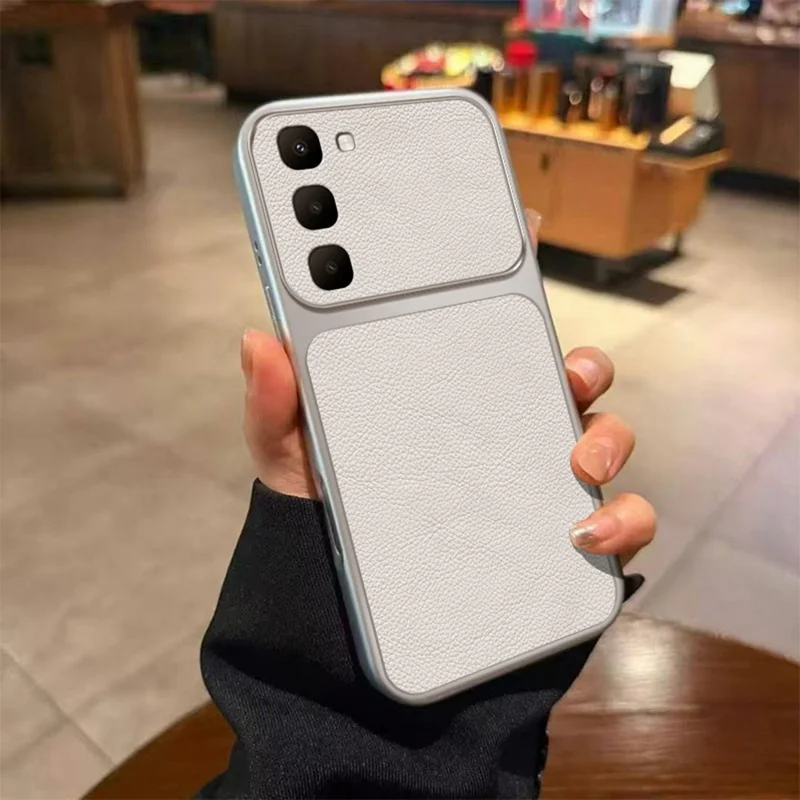 Coque pour Infinix Hot 70 en simili cuir texture antidéflagration TPU - Blanc