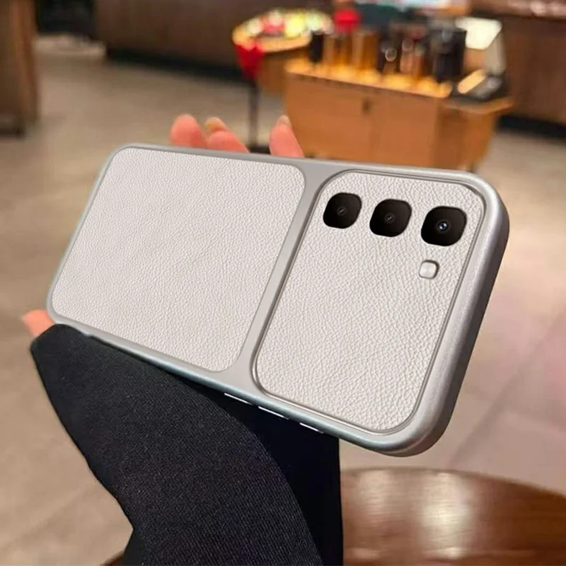 Coque pour Infinix Hot 70 en simili cuir texture antidéflagration TPU - Blanc