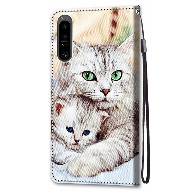 Custodia in pelle PU per Sony Xperia 1 IV 5G, custodia per telefono con stampa a motivo e supporto, con cinturino da polso - B05 Gatto grande che abbraccia il gattino