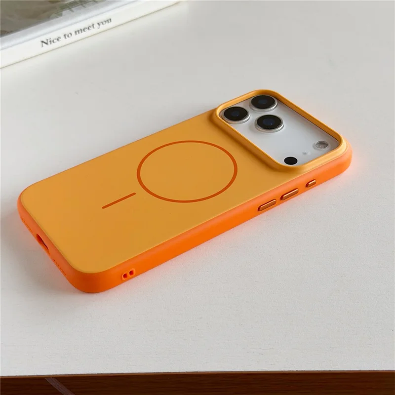 För iPhone 17 Pro Max Magnetisk Skal med Hudvänlig Yta PC TPU 2 i 1 Skålläggande Telefonskal - Orange