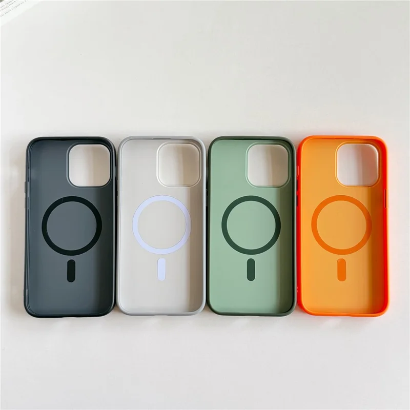 Voor iPhone 16 Pro Magnetische Hoesje met Huidgevoel PC TPU 2 in 1 Schokbestendige Telefoonhoes - Oranje