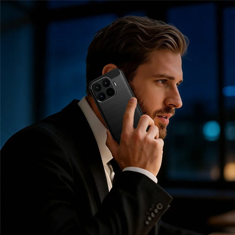 غطاء واقي من مادة TPU لهاتف Xiaomi 17T بتصميم ألياف كربونية وملمس مطري - أسود