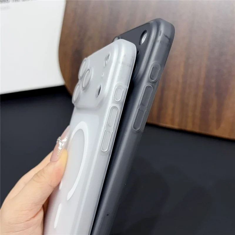 Чехол магнитный для iPhone 17 Pro Max с защитой объектива камеры, матовый ударопрочный чехол из поликарбоната + защитная пленка из закаленного стекла — прозрачный черный