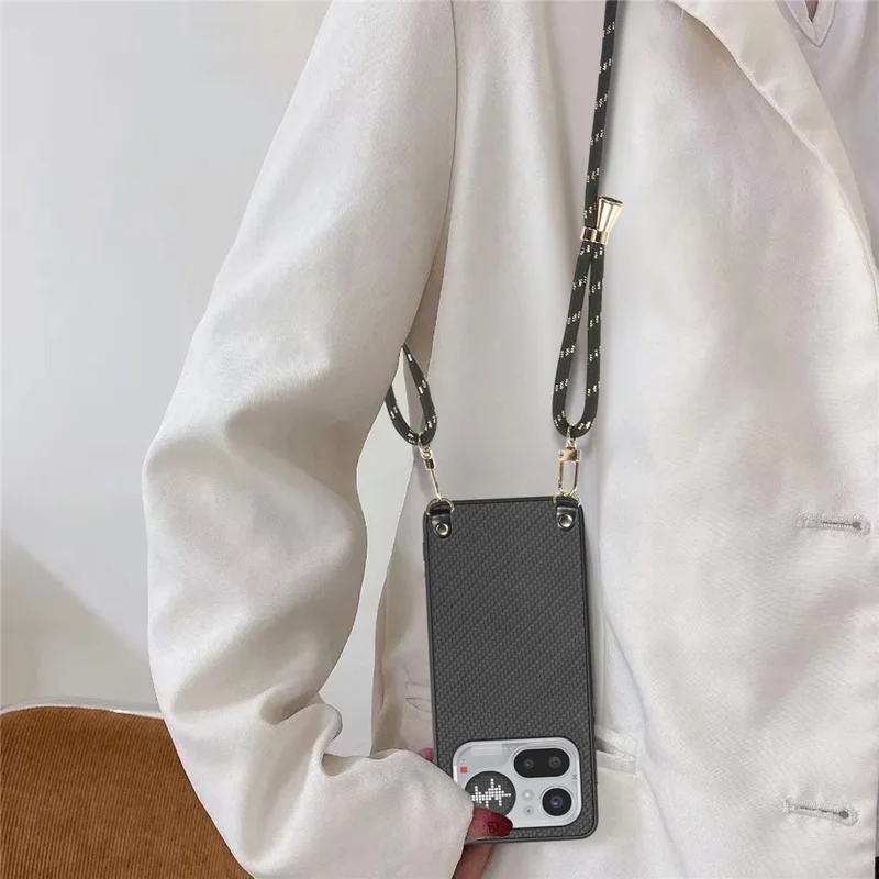 Fodral för Nothing Phone (4a) Pro med kolfiberstruktur Hybrid mobilhylsa med justerbar band - Svart