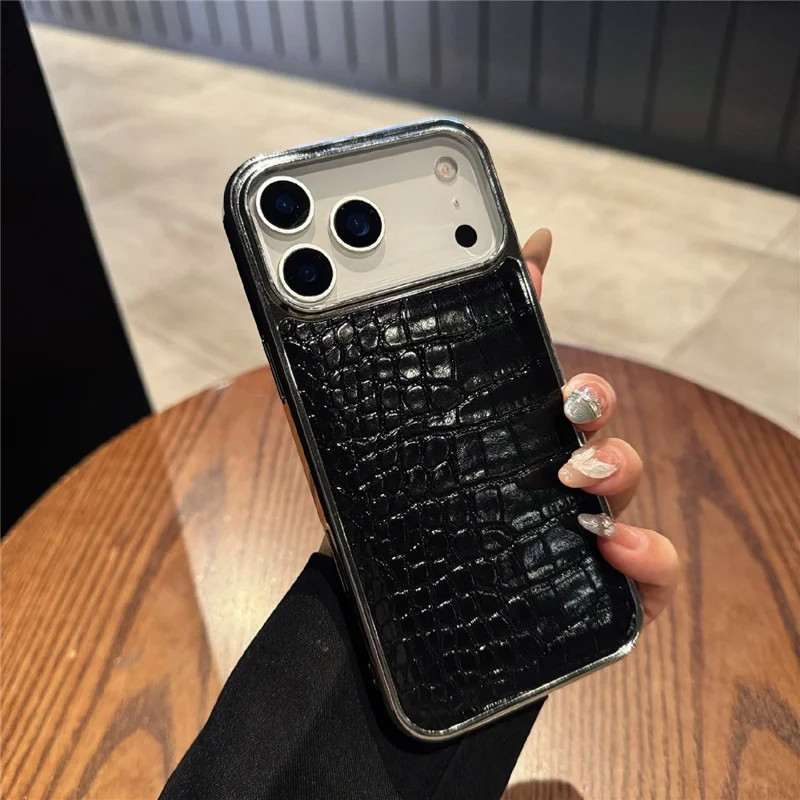 Voor iPhone 17 Pro hoes electroplated krokodillenstructuur stootvaste lederen achterkant - Zwart