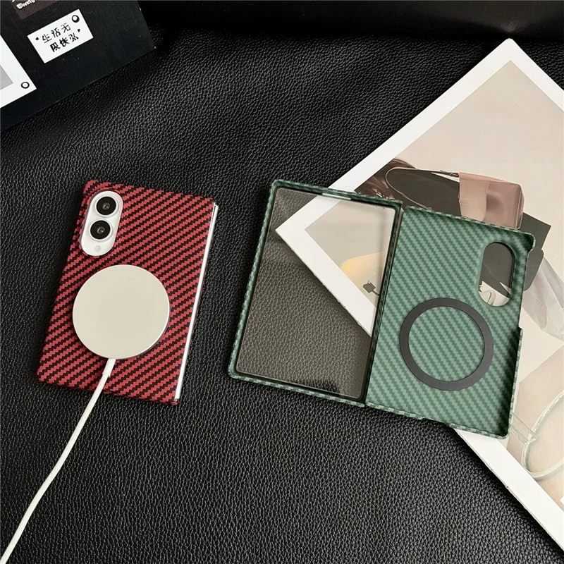 Cover magnetico per Samsung Galaxy Z Fold8 con texture in fibra di carbonio, custodia in policarbonato con protezione per schermo - Blu