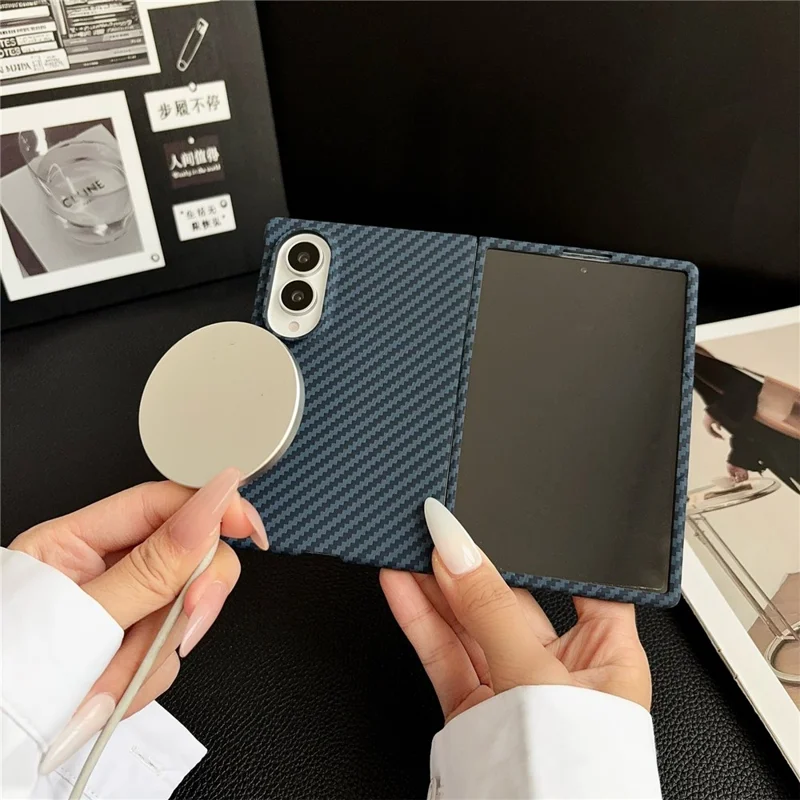 Cover magnetico per Samsung Galaxy Z Fold8 con texture in fibra di carbonio, custodia in policarbonato con protezione per schermo - Blu