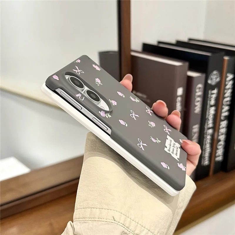 For Samsung Galaxy Z Fold8 Case Floral Pattern Hard PC Foldable Phone Cover with Pearl Wrist Strap - Pink Flower