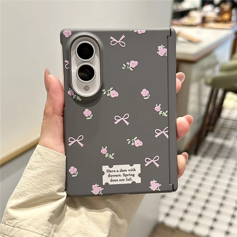For Samsung Galaxy Z Fold8 Case Floral Pattern Hard PC Foldable Phone Cover with Pearl Wrist Strap - Pink Flower