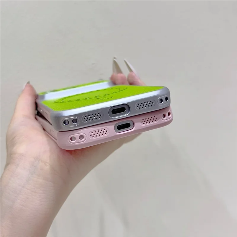 غطاء هاتفي مغناطيسي لهاتف iPhone 18 Pro Max / 17 Pro Max، تصميم أخضر بدون إطار وبنسيج جلد PU بلمسة فاخرة تشبه توت الليتشي