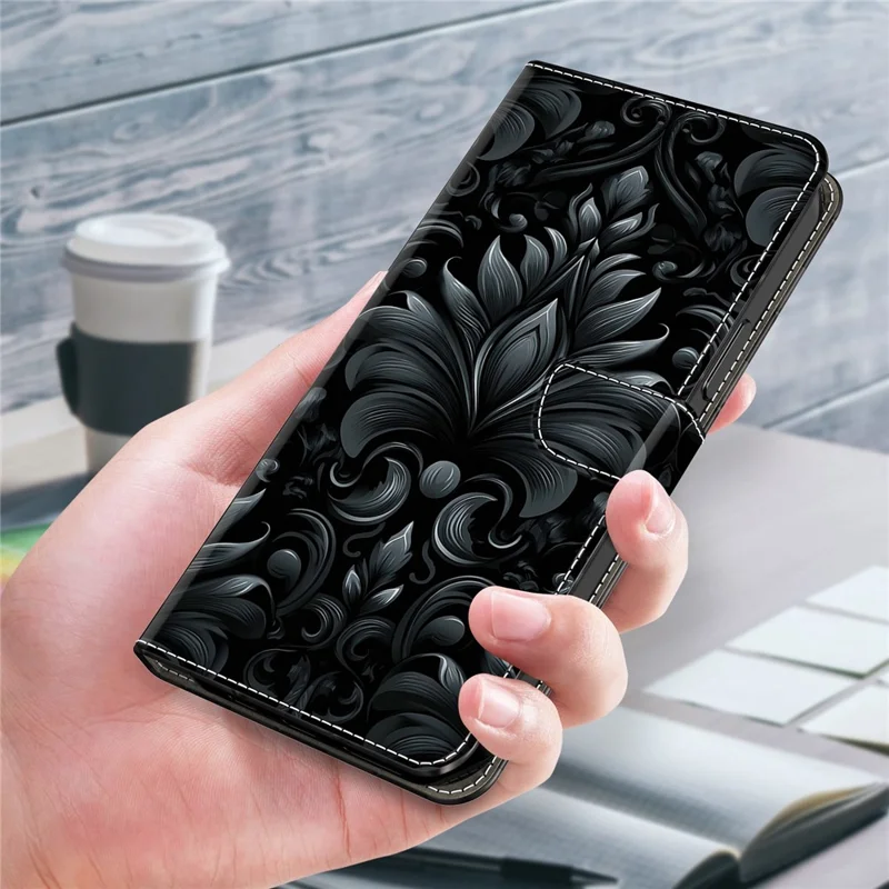For Samsung Galaxy S26 Leather Case Wallet Stand Magnetic Closure Pattern Printing Phone Cover - Subtle Scrollwork