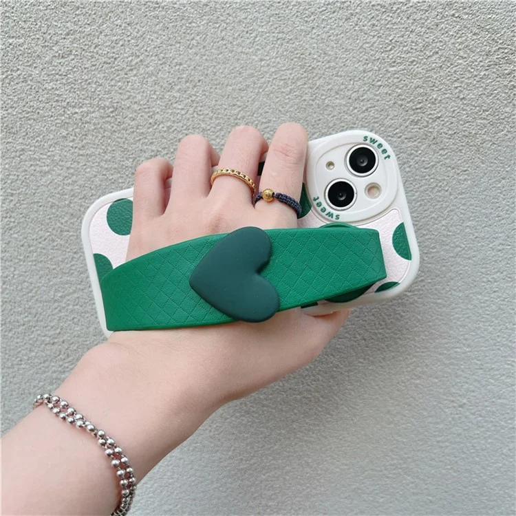 Pour Iphone 13 6,1 Pouces Love Heart Bravard Green Pat Match PU le Cuir en Cuir Revêtu de Téléphone TPU Couverture Arrière Avec Bandoulière Avec Bandoulière