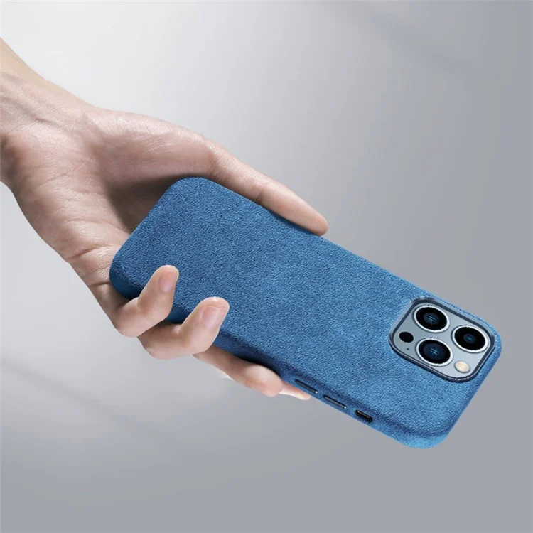 Pour iPhone 12 / 12 Pro 6.1 pouces Coque arrière, Compatible avec MagSafe Résistant aux rayures Revêtement en suède Boîtier de téléphone en PC avec bouton métallique - Bleu