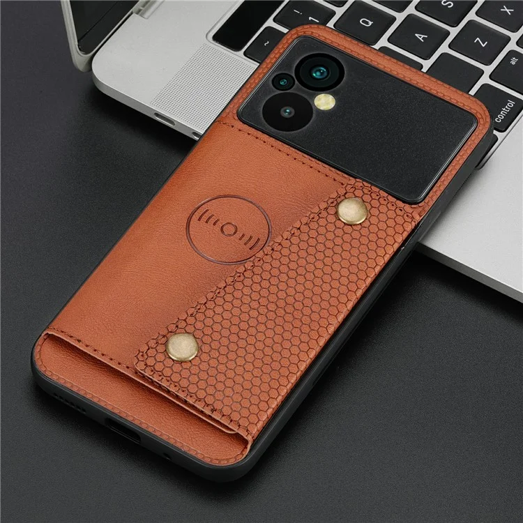 Per Xiaomi Poco M5 4G Dual Button Card Slots Phone Case Supporto magnetico Custodia con rivestimento in pelle e metallo integrato TPU con supporto - Marrone chiaro