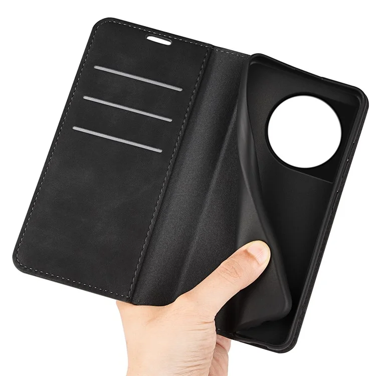 Pour OnePlus 11 5G Skin-touch Feeling Magnetic Auto-absorbed Wallet Case Fully Wrapped PU Leather Stand Flip Phone Cover - Noir