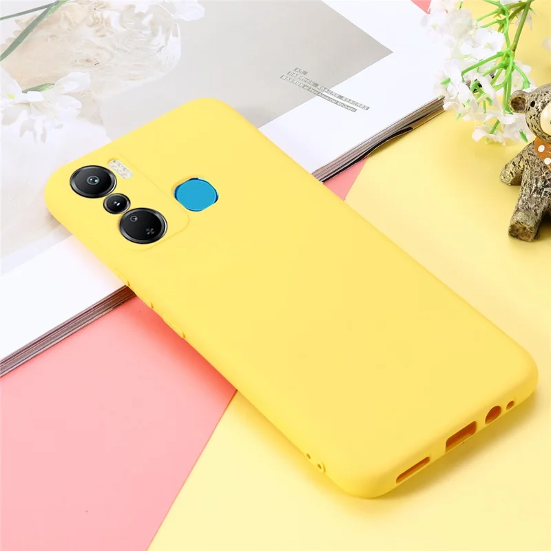 For Infinix Hot 20 Play 4G Dustproof Phone Protector Liquid Silicone Cell Phone Case Soft Lining Protective Cover with Strap - Yellow