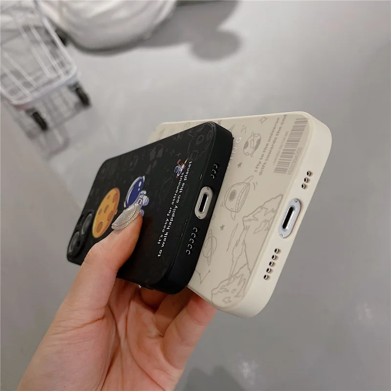 For iPhone 14 Plus Precise Cutout Anti-drop Phone Case Moon Astronaut Pattern TPU Back Cover - Black