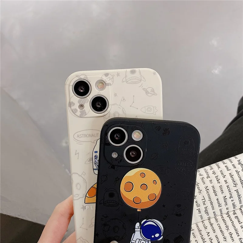 For iPhone 14 Plus Precise Cutout Anti-drop Phone Case Moon Astronaut Pattern TPU Back Cover - Black