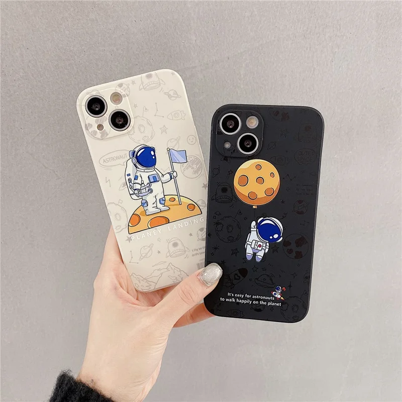 For iPhone 14 Plus Precise Cutout Anti-drop Phone Case Moon Astronaut Pattern TPU Back Cover - Black
