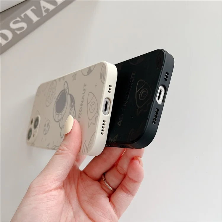 Phone Case Space Astronaut Pattern for iPhone 13 6.1 inch Precise Cutout Phone Shell Cover - Black