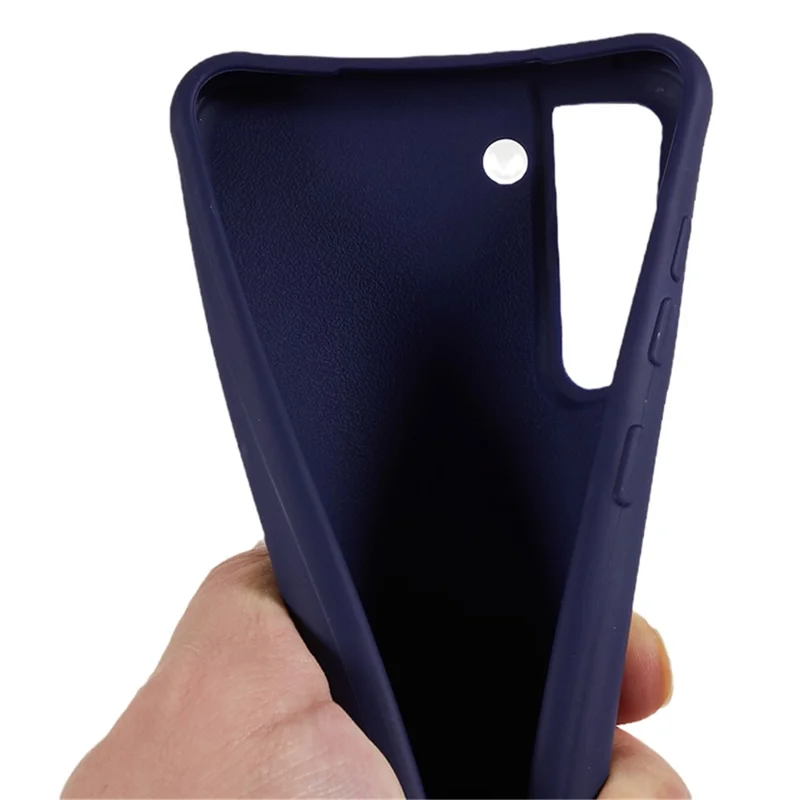 Voor Samsung Galaxy S21 FE 5G Schokbestendige Achterkant Flexibele TPU Telefoonhoes met Lanyard - Donkerblauw