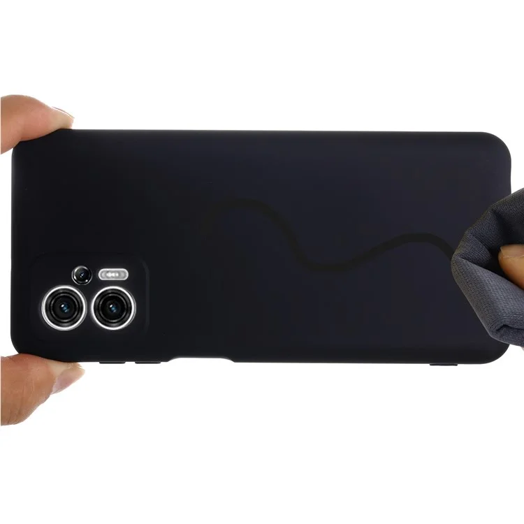 Étui en silicone liquide pour Motorola Moto G13 4G / G23 4G, avec revêtement doux et dragonne - Noir