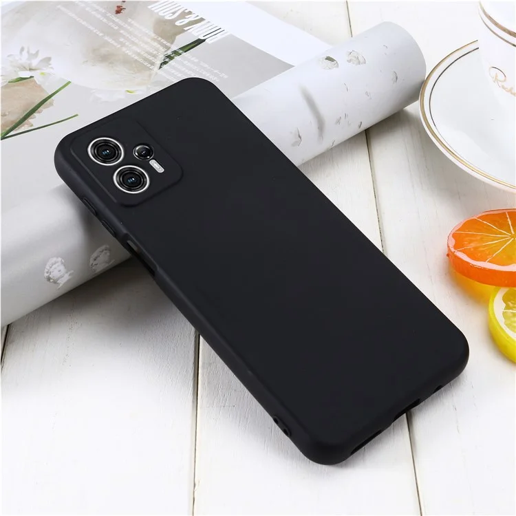 Étui en silicone liquide pour Motorola Moto G13 4G / G23 4G, avec revêtement doux et dragonne - Noir