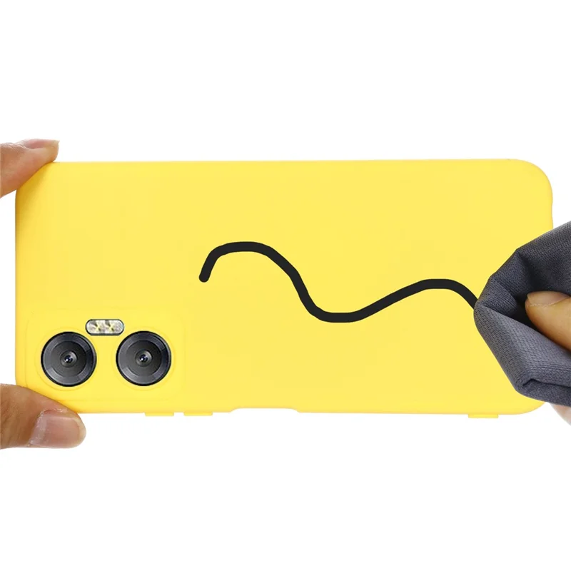 Étui de téléphone pour Infinix Hot 20 5G, housse en silicone liquide résistante aux chocs avec doublure douce et sangle - Jaune