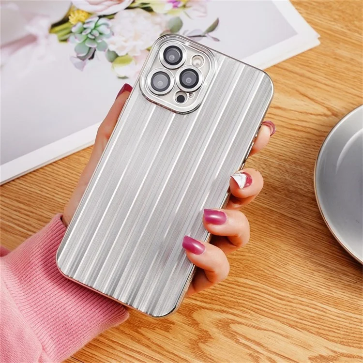Para iPhone 12 Pro Max de 6.7 pulgadas, funda de TPU con película protectora de lente Electrochapado Streamer Cepillado Funda de teléfono - Plata
