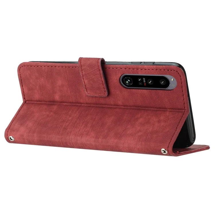 For Sony Xperia 1 V PU Leather Flip Protective Cover Lines Imprinted Stand Wallet Phone Case - Red