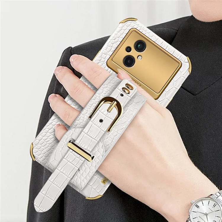 Funda de Teléfono con Textura de Cocodrilo para Xiaomi Poco M5 5G, Cubierta de TPU Recubierta de Piel de PU con Correa de Mano y Soporte - Blanco