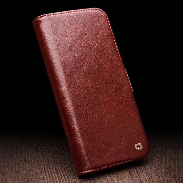 QIALINO для iPhone 13 6.1 дюйма Настоящая кожа коровы Флип чехол-бумажник Подставка Магнитная полная защита Чехол - Темно-коричневый