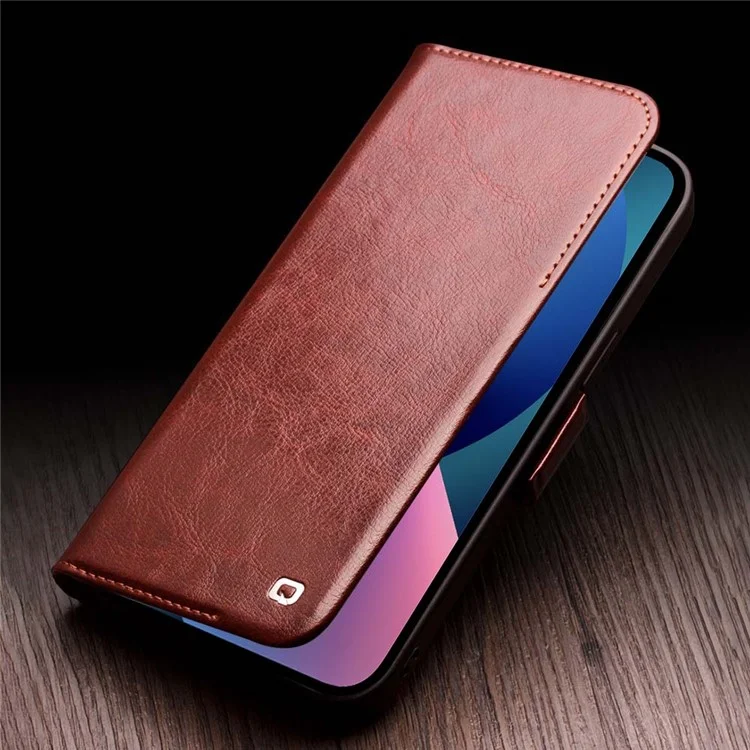 QIALINO для iPhone 13 6.1 дюйма Настоящая кожа коровы Флип чехол-бумажник Подставка Магнитная полная защита Чехол - Темно-коричневый