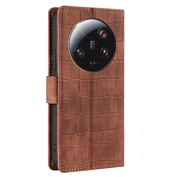 Para Xiaomi 13 Ultra Flip Phone Case Crocodile Texture PU Leather Skin-touch Wallet Stand Cover - Marrom