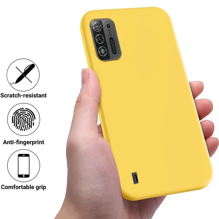 Para ZTE Blade A52 Lite 4G Flexible Liquid Silicone Cover Soft Lining Drop-proof Phone Case - Amarillo