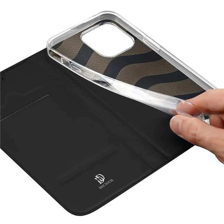 DUX DUCIS Skin Pro Series para iPhone 15 Pro Capa de Couro PU Flip Fenda para Cartão Suporte Magnético - Preto