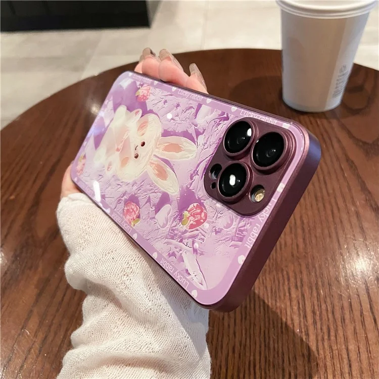 Pour iPhone 13 Pro Max Glass+TPU Phone Case Strawberry Rabbit Decor Metal Paint Design Phone Cover Shell - Purple