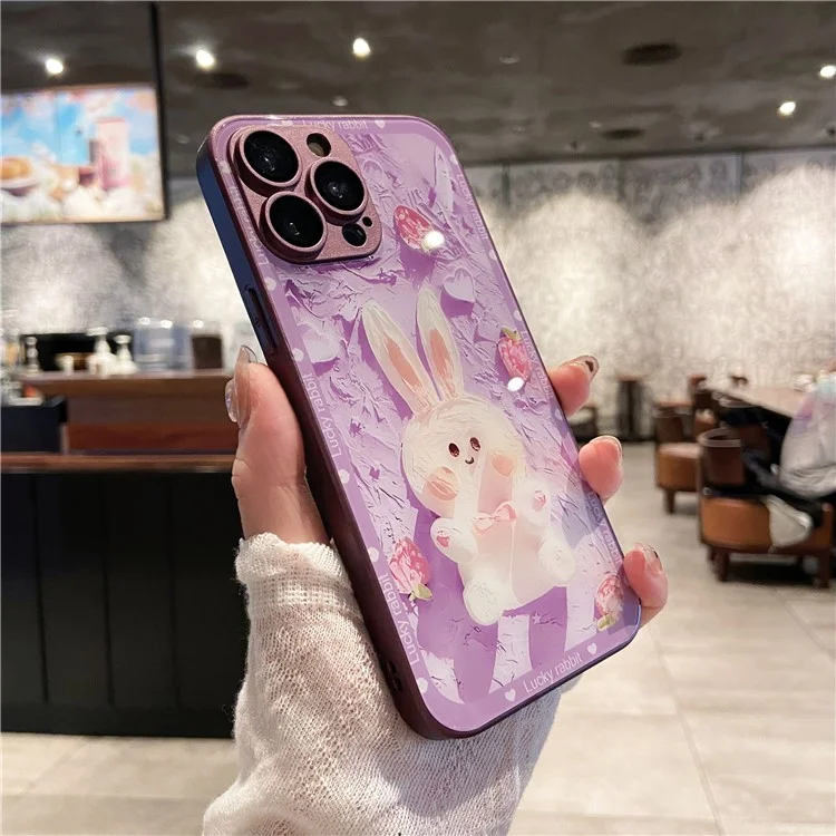 Pour iPhone 13 Pro Max Glass+TPU Phone Case Strawberry Rabbit Decor Metal Paint Design Phone Cover Shell - Purple