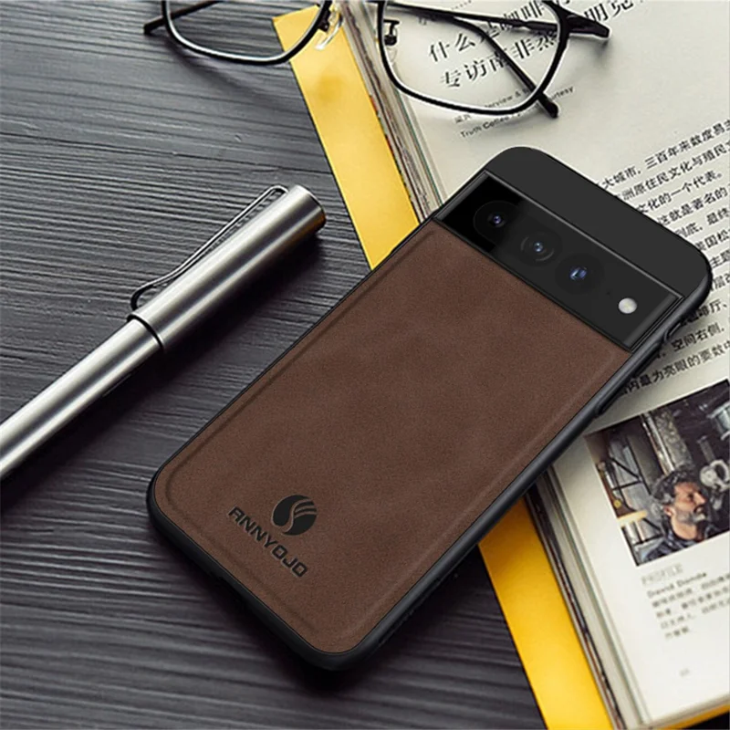 ANNYOJO Capa de proteção à prova de choques para Google Pixel 7 Pro 5G, em couro PU + PC + TPU, com suporte para carro com placa metálica - Coffee