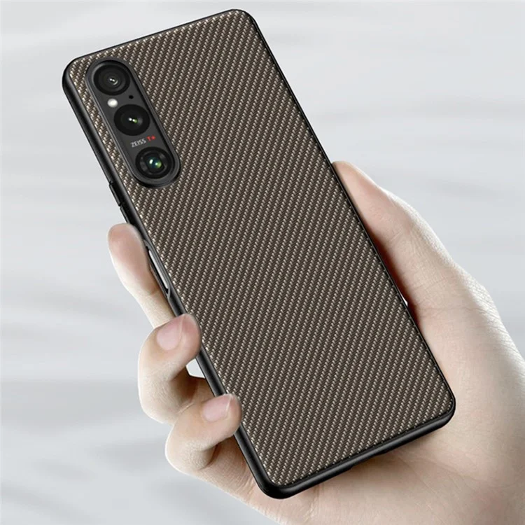 Pour Sony Xperia 1 V Texture en fibre de carbone Étui de téléphone Couverture de protection ultra-mince - Noir / Bleu