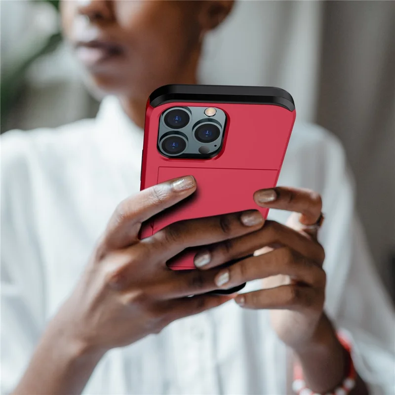 Чехол-держатель для телефона Slide Card для iPhone 15 Pro, двухслойный защитный чехол из TPU + PC - красный