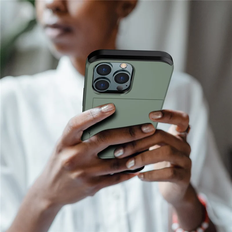Slide-kortlomme telefonbeskyttelse til iPhone 15 Pro, TPU + PC dobbeltlags telefonbeskyttelsesdæksel - Hærgrøn