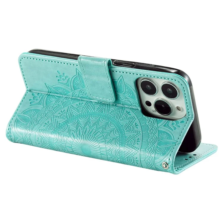 Para iPhone 15 Pro Flip Phone Case PU Leather Mandala Flower Imprint Stand Wallet Cover with Strap - Verde