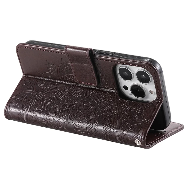 Pour iPhone 15 Pro Flip Phone Case PU Leather Mandala Flower Imprint Stand Wallet Cover with Strap - Brun