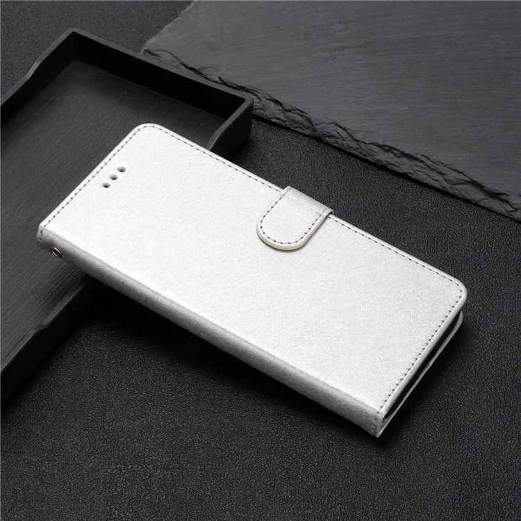 Pour Samsung Galaxy A40 Étui Portefeuille Support Téléphone Couverture de Texture de Soie Coque en Cuir PU avec Dragonne - Argent