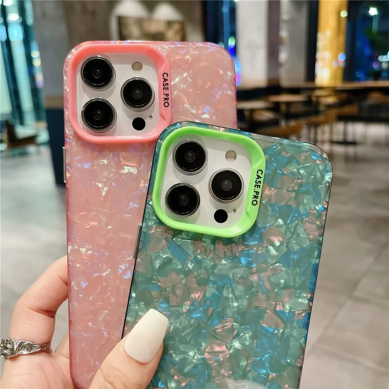 Telefoonhoesje voor iPhone 15 Pro met Shellstructuur, krasbestendige telefoonbescherming, beschermhoes van acryl en PC - Roze