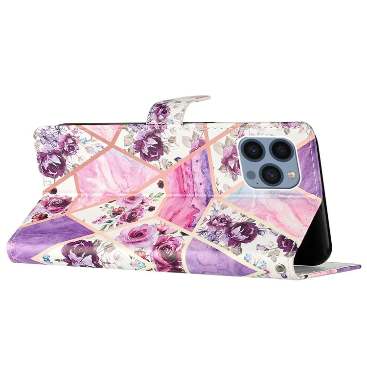 Per iPhone 15 Pro Max Pattern Printing Flip Phone Case PU Leather Wallet Stand Cover con Cinturino - Purple Flowers