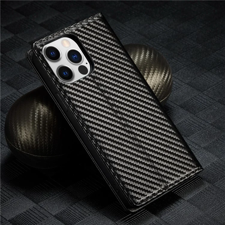 LC.IMEEKE Pour iPhone 15 Pro Max Étui de protection en cuir avec support - Motif fibre de carbone Texture Portefeuille Étui de téléphone - Rayure verticale